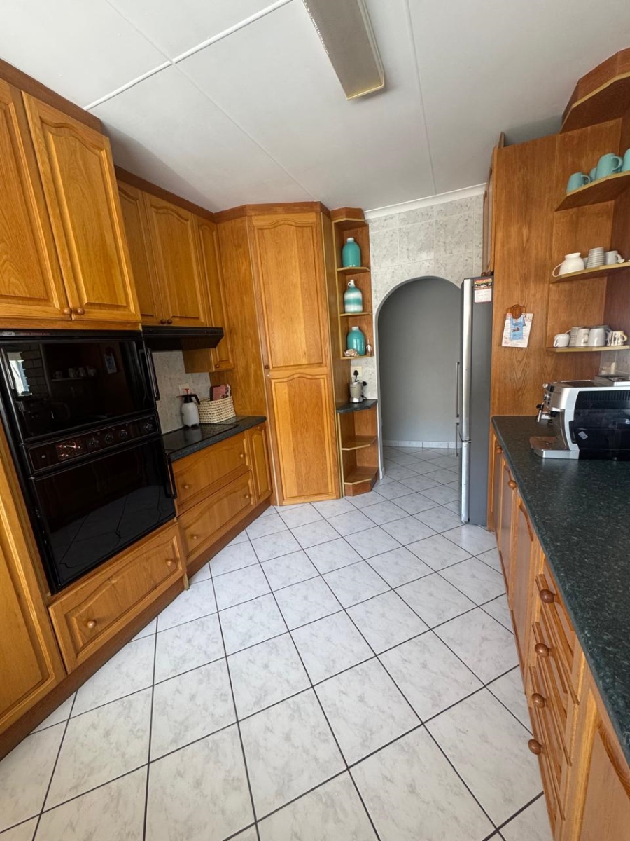 6 Bedroom Property for Sale in Aston Bay Eastern Cape